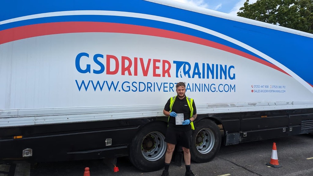 Why C1 Licence Training Is Essential for Professional Drivers